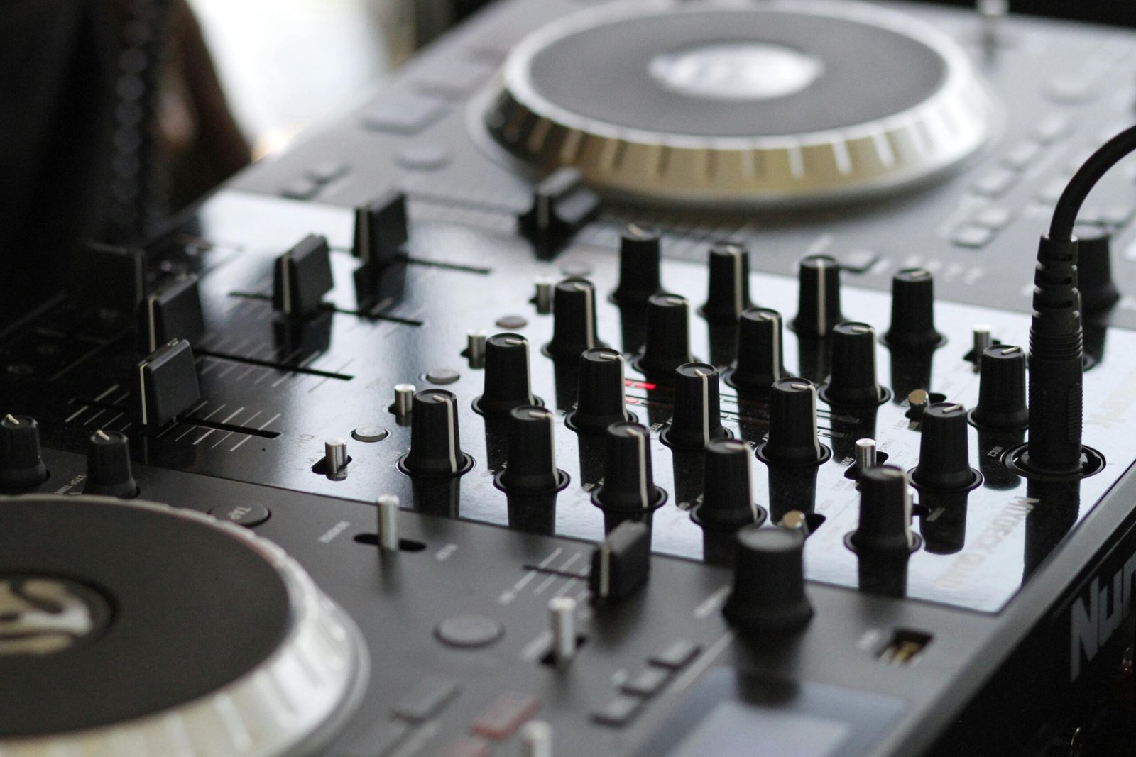 Primer plano de consola de sonido